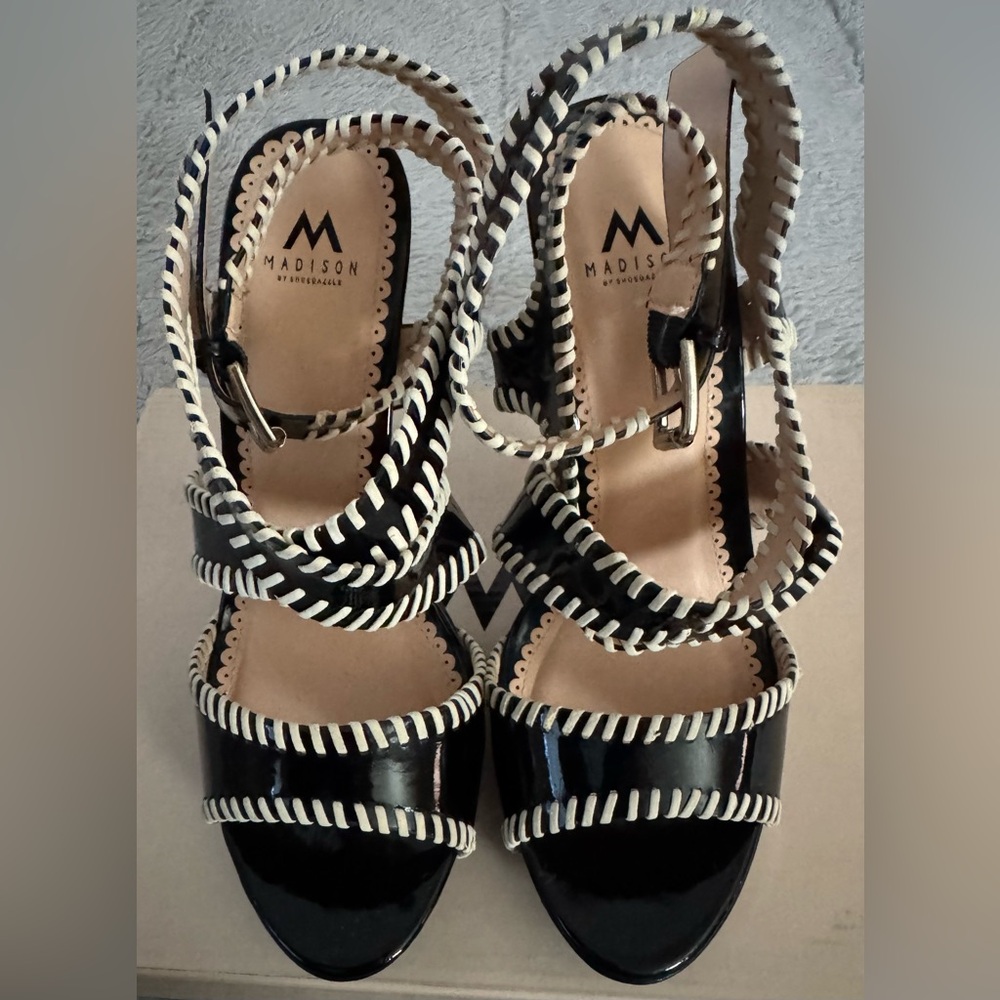 Madison by Shoedazzle Black & White Stitched Stiletto Heels w/ Cage Design NWOT - Picture 3 of 12